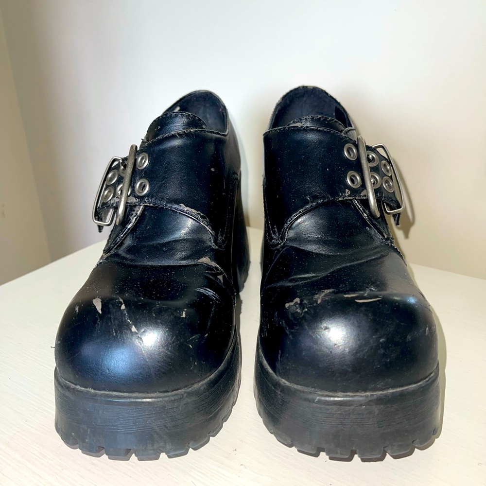 Vintage Platform LEIs